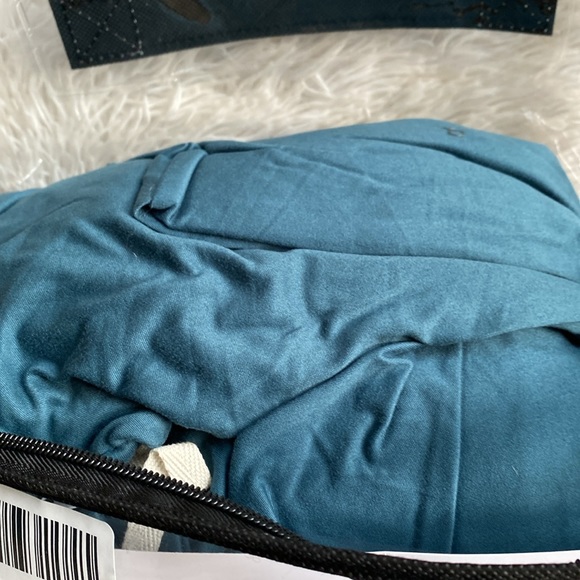 New sectional slip cover, teal color - Picture 4 of 7